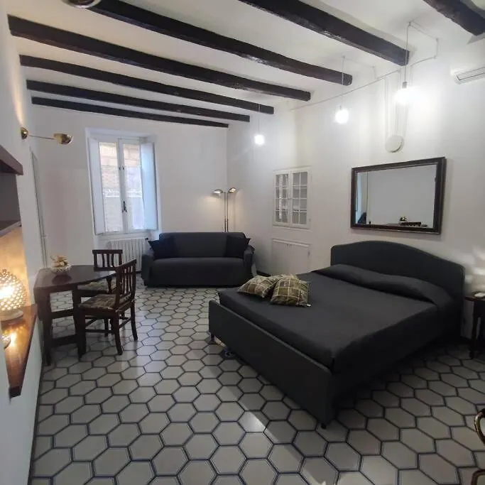 Casa Claudia ~ Rione Monti-Colosseo Roma
